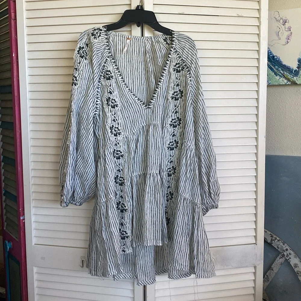 Free People Tunic. - Picture 1 of 6